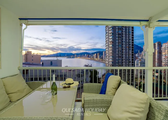 100mts To Beach, Luxury Encanto بينايدورم